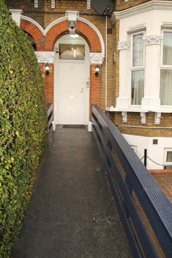 London Olympus Hotel Nirvana Ngoại thất bức ảnh
